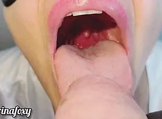 Colombiana Sabrinafoxy sucks landlord's THICK COCK deepthroat for rent, swallows leche deposit!