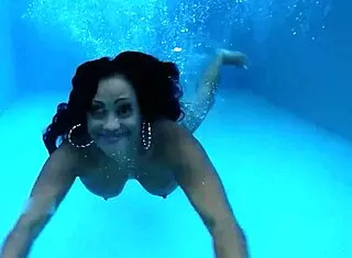 Skylar Harris squirts wet pussy on toys wildly!