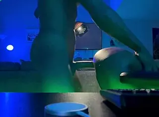 Bbc Creampie Fills Pretty Homemade Babe