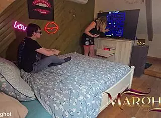 belle-mere heats up stepson during pac-man... he fucks her pussy bareback then eats creampie 😈💦