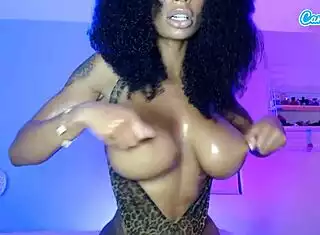 sarai minx fitness goddess spreads big ass worships boobs on cam?