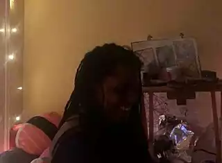 WOW HOMEMADE EBONY BABE SUCKS DICK LIKE A PRO!