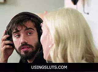 Hot girls use strapon for intense fucking in high definition