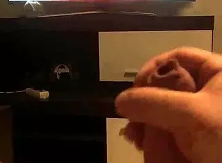 I give Victoria June a handjob till she cummed on my pussy