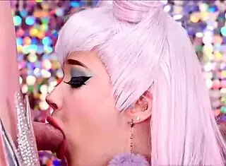 Evelynn In Kda Cosplay Enjoys The Thrill Of The Role With Passionate Energy