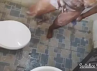 ebony teen switalice daisy masturbates trimmed pussy in shower