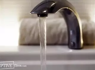 Kyle Connors Cheats On Husband With Dillon Diaz!