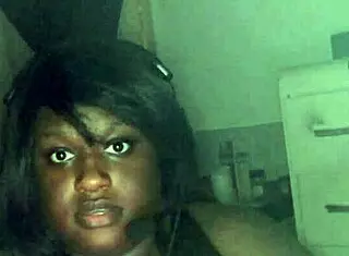 Gamergirl Indulges in Self-Play on Cam