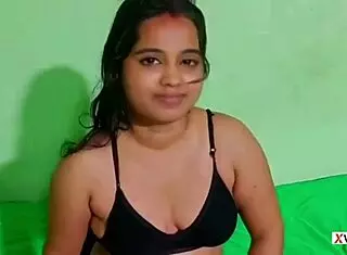 Check out this young bhabhi getting hardcore fucked in homemade video! 😍