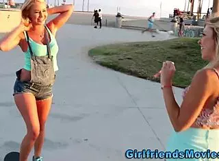 金发女同妹自慰互舔高清片