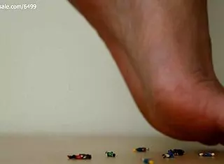 Ms Dom Annihilates Shrunken Fleas With High Arched Feet