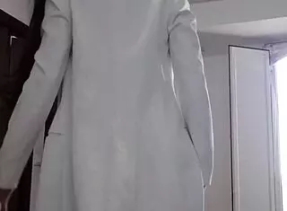 Gorgeous Brunette Screams Loud in Reverse Cowgirl and Doggy!