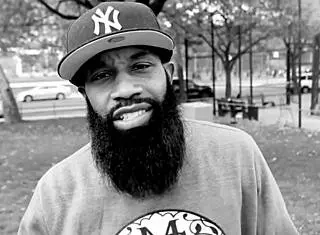 T-Rex Dominates Charlie Clips in Epic Battle!