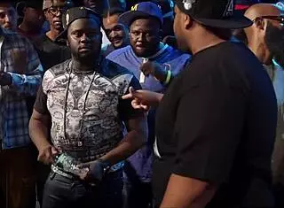 T-Rex Dominates Charlie Clips in Epic Battle!