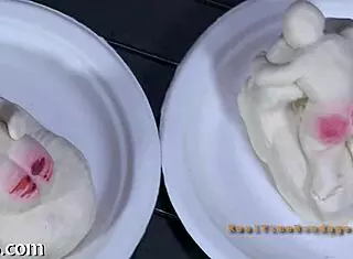 玩具狂虐美女骚穴特写