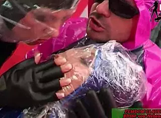 German MILFs dominate amateurs in latex threesome