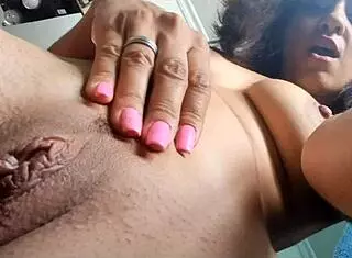 masturbating on the trip, so hot! 😜