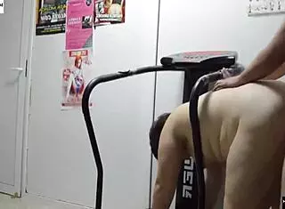 sex on the walking machine with homemade amateurs