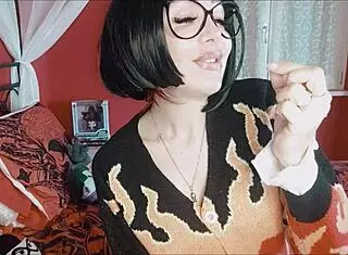 sexy giantess seeks more men for vore