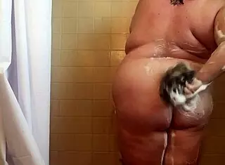 mwkm soaps up real nice in the shower, showing her bbw curves