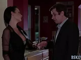 want to see the blonde get a huge cum facial?