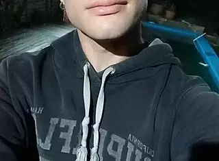 i love watching this gay guy show his face