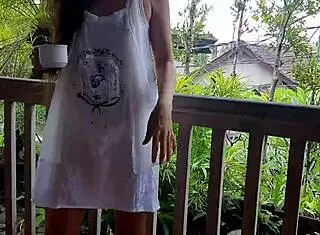 i was masturbatin my biscuit pussy flashin on the hotel balcony