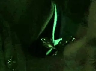 萨拉口交被手指猛抠穴