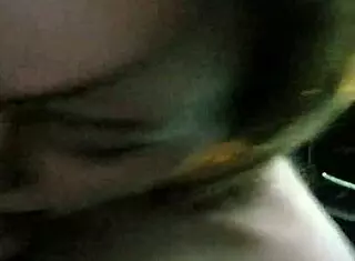 萨拉口交被手指猛抠穴