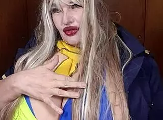 Two Asses Stacked for Live Anal Close-Up on Amateur Webcam