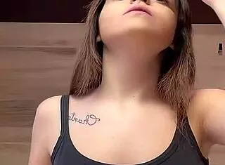 Braless huge tits bouncing in tanktop 😍