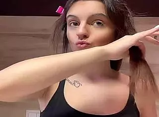 Braless huge tits bouncing in tanktop 😍