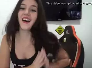 Carolzinhasg dancing and teasing with sensual moves in part 2.