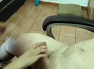 Amateur blowjob leads to cum in mouth