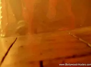 solo indian babe expresses her sensuality in softcore