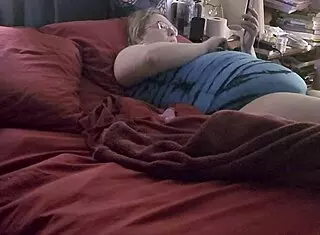 Jylynn In March Playing With Vibrator And Friends