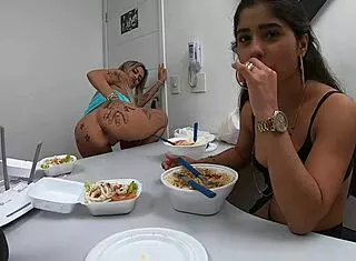 izabela pimenta, entre um video e outro, a gente come sem parar?