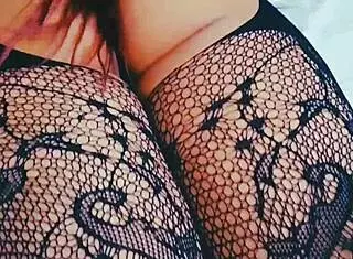 madrastra pide la polla de su hijastro en la mañana