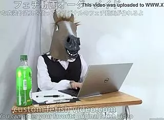 i saw a female office worker wearing a mask at work.