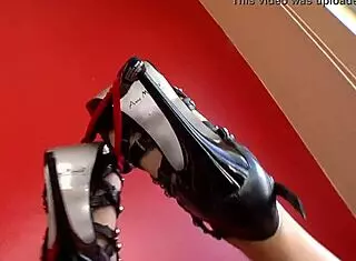 Blonde Beauty Plays Wild with Her Favorite Dildo