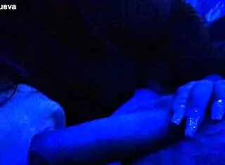 amateurs jóvenes dan gran mamada de verga en escena intensa