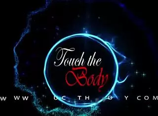 Her pussy gets a relaxing oiled massage from her lover in intimate couple session