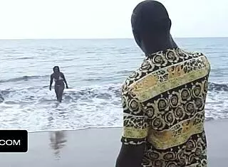 Curvy Lulu Enjoys Relaxing Holidays in Exotic Locations