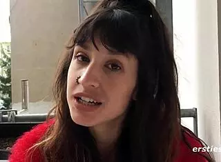 ersties amateur babe fingers her wet hole 😍