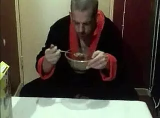 Shy bisexual amateur masturbates to cumshot in homemade morning breakfast video