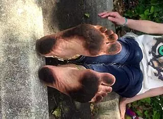 I love worshiping Elizabeth's dirty feet in this amateur fetish