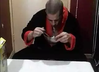 Shy bisexual amateur masturbates to cumshot in homemade morning breakfast video