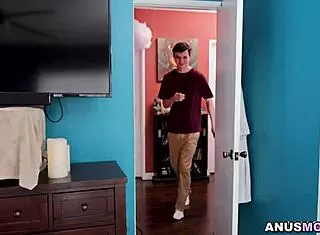 Josh Rivers stuffs Erin Everheart's ass with toys