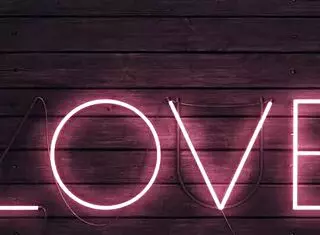 secretary tries big cock in office