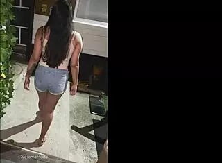 leaked video of influencer flashing sexy panties to fan! 😍
